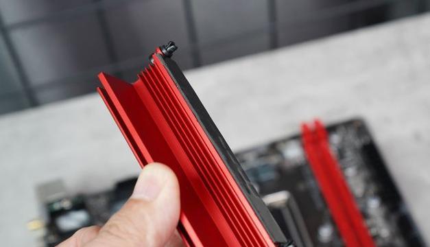 主板线显卡架怎么拆卸？需要什么工具？