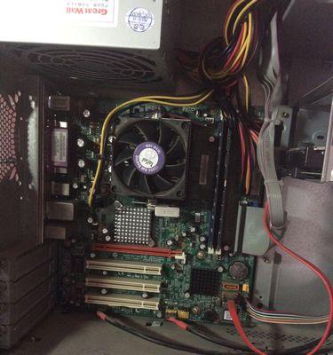 显卡上的大铁片有什么作用？是散热器吗？