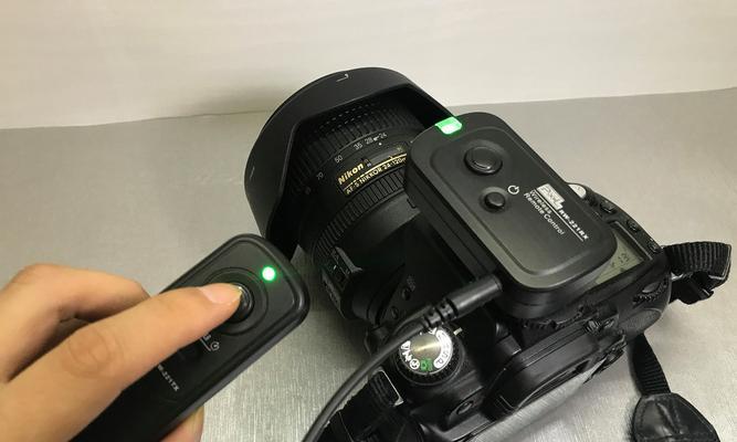 数码相机充电口盖拆卸方法是什么？