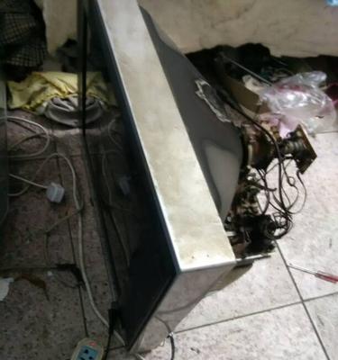 王牌电视屏幕损坏如何修理？视频教程有吗？